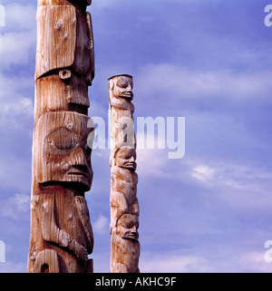 Gitxsan (männliche) Totempfähle, Kispiox, Northern BC, Britisch-Kolumbien, Kanada Stockfoto