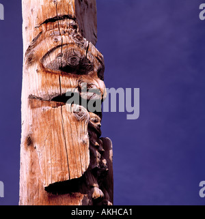Gitxsan (männliche) Totempfahl, Kispiox, Northern BC, Britisch-Kolumbien, Kanada - Gesicht-Detail Stockfoto