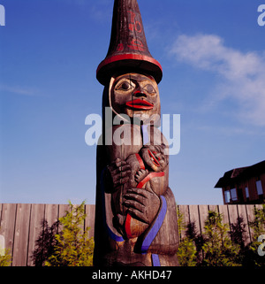 Totempfahl auf der "Quw'utsun" kulturelle and Conference Centre "in Duncan auf Vancouver Island in British Columbia Kanada Stockfoto