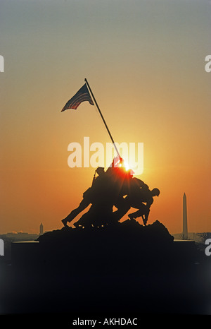 US Marine Corps War Memorial in Arlington Staatsangehörig-Kirchhof Silhouette Stockfoto