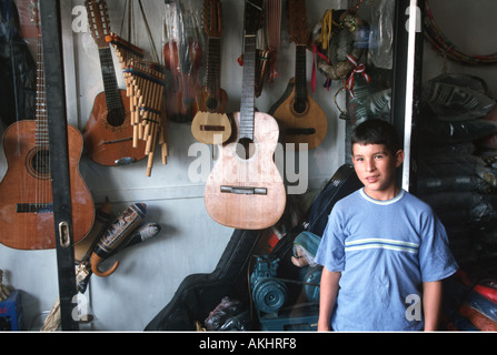 Junge Musik speichern Nazca Nasca-Peru Stockfoto