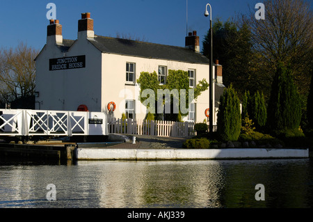 Junction Brückenhaus am Gloucester Schärfe-Kanal Stockfoto