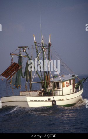 Garnelen Boot Position heraus zum Meer Stockfoto