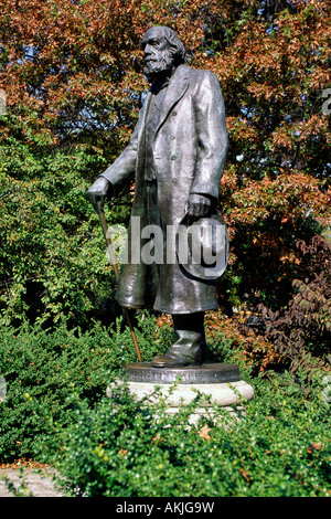 Bronzestatue von Edward Everett Hale in den öffentlichen Garten-Boston Stockfoto