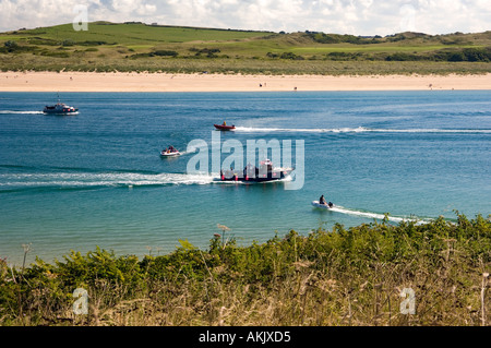 Pleasur Boote an der Mündung der Kamel in der Nähe von Padstow Cornwall an einem schönen Sommertag Stockfoto