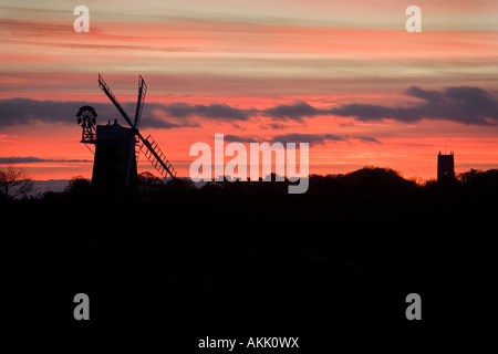 Cley Windmühle und Sümpfe an der Nordküste Norfolks in Winter Großbritannien Stockfoto