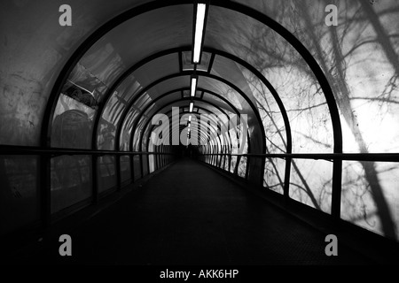 Abstrakte Formen, Sonnenuntergang über Station Deansgate Tunnel, Knott Mühle, Manchester UK Stockfoto