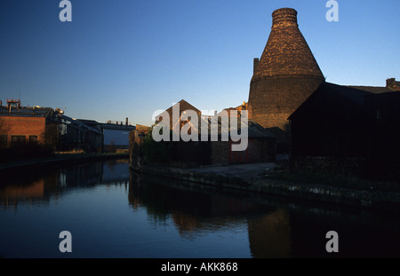 Töpfereien Flasche Ofen bei Stoke-on-Trent Staffordshire Stockfoto