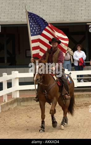 Pferd und Reiter geben Anzeigen im Kentucky Horse Center für Touristen zu sehen, USA Stockfoto