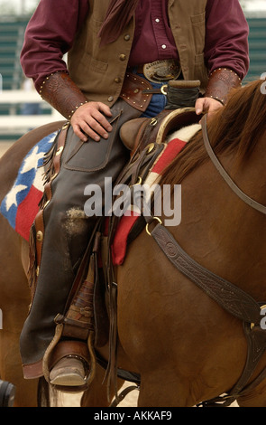 Pferd und Reiter geben Anzeigen im Kentucky Horse Center für Touristen zu sehen, USA Stockfoto