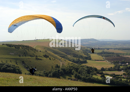 Gleitschirm im Flug über Sussex downs England Stockfoto