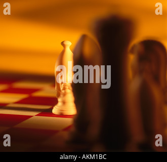 Schach Stück stehen abgesehen von anderen Stockfoto