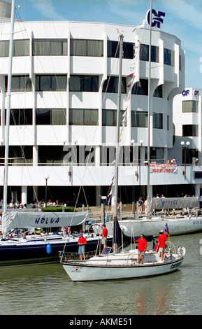 Segelboot Festlichkeiten am Vortag das Segelboot Race von Port Huron, Michigan nach Mackinaw Island City am Lake Huron Stockfoto