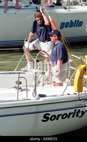 Segelboot Festlichkeiten am Vortag das Segelboot Race von Port Huron, Michigan nach Mackinaw Island City am Lake Huron Stockfoto