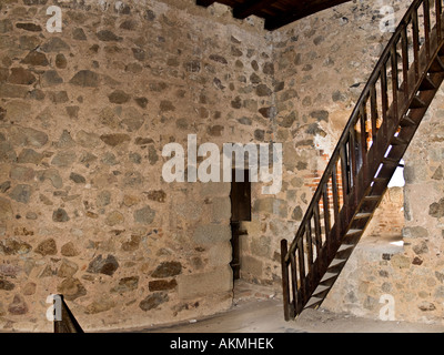 Templer Burg von Almourol. Eines der bekanntesten Schlösser in Portugal. Erbaut auf einer Felseninsel in der Mitte des Tejo. Stockfoto