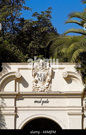 USA, California, Los Angeles, Beverly Hills, West Gate, westlichen Eingang zu der luxuriösen Wohngegend von Bel Air Stockfoto