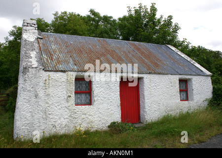 traditionelle irische Cottage am Burren im County Clare, Irland Stockfoto