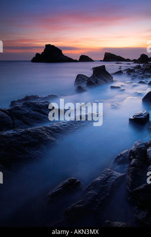 Felsvorsprüngen und Felsnadeln Mupe Felsen auf der Jurassic Coast of Dorset Stockfoto