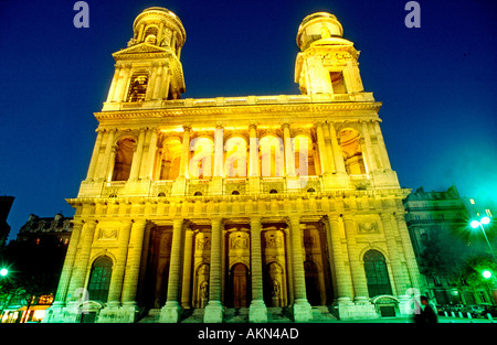 Paris Frankreich 'St. Sulpice Kirche' Front 'Lit Up' in der Nacht auf "Place St Sulpice" "Katholische Kirche", religiöse, Katholizismus, Stockfoto