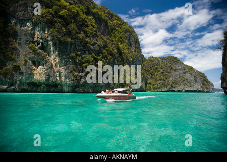 Ausflug zum Schnorcheln, Pileh eine wunderschöne malerische Lagune Ko Phi Phi Leh Ko Phi Phi Inseln Krabi Thailand Stockfoto