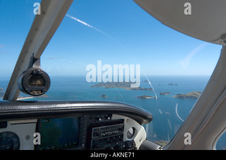 Luftbild aus einem kleinen Flugzeug über der Bay of Islands, Northland, Nordinsel, Neuseeland Stockfoto