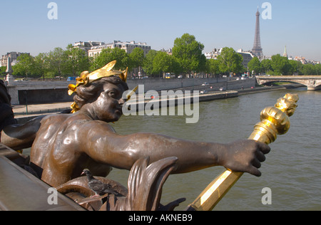 Les Nymphes De La Néva von Georges Récipon Pont Alexandre III Brücke Paris Frankreich Stockfoto