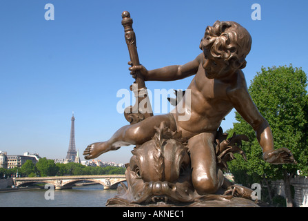 Statue an der Brücke Pont Alexandre III-Paris Frankreich Stockfoto