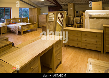Holzmöbel Lagerbestand Wales UK Stockfoto