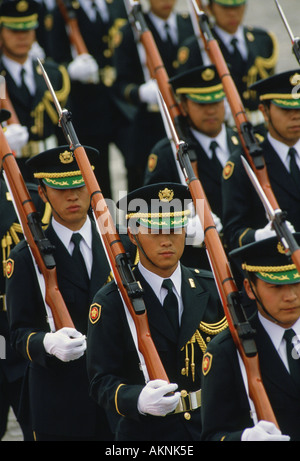 Japanische Soldaten marschieren Japan Stockfoto