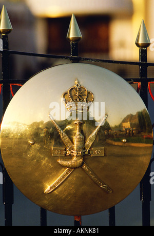 Wappen am Königspalast Gates Muscat Oman Stockfoto