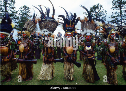 Stämme Menschen im Krieg Farben bei Versammlung der Stämme Mount Hagen Papua New Guinea Südsee Stockfoto