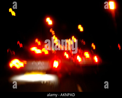 Abstrakte Grafik Auto Lichtspuren aus im Auto Stockfoto