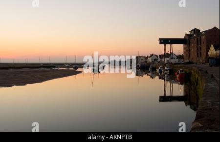 Sonnenaufgang über dem Brunnen Hafen North Norfolk UK Stockfoto