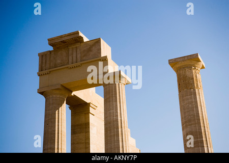 Spalten von der dorischen Tempel der Athena Lindia aus etwa 300 v. Chr. Akropolis Lindos Rhodes Greece Stockfoto