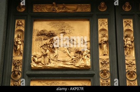 "Türen des Paradieses" oder "Gates Of Paradise", East Türen von Lorenzo Ghiberti, der Genesis Panel - Erstellung von Adam und Eva, "Türen des Paradieses' oder 'Gat Stockfoto