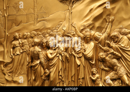 "Türen des Paradieses" oder "Gates Of Paradise", East Türen von Lorenzo Ghiberti, der Moses Panel Töchter Israels - Baptisterium von Florenz Italien Stockfoto