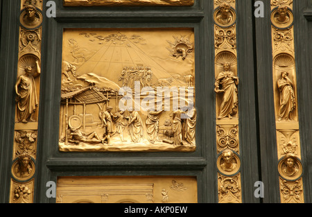 "Türen des Paradieses', Baptisterium von Florenz "Noahs Arche" Stockfoto