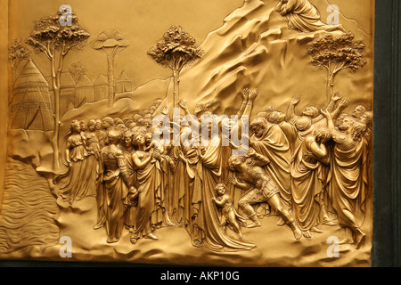 "Türen des Paradieses" oder "Gates Of Paradise", East Türen von Lorenzo Ghiberti, der Moses Panel Töchter Israels - "Türen des Paradieses' oder 'Pforten der Par Stockfoto