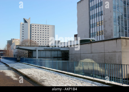 Renold Gebäude University of Manchester UK im Winterschnee Stockfoto