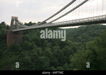 Welt berühmten Clifton Suspension Bridge überspannt die Avon-Schlucht und den Fluss Avon in Bristol England UK Großbritannien Europa EU Stockfoto