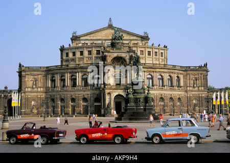 Deutschland Sachsen Dresden Semperoper DDR Trabant Oldtimer Stockfoto