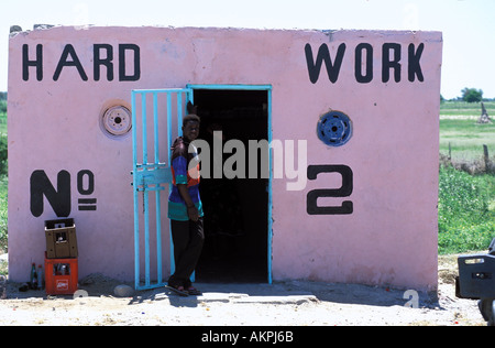 Owambo bar harte Arbeit Stockfoto