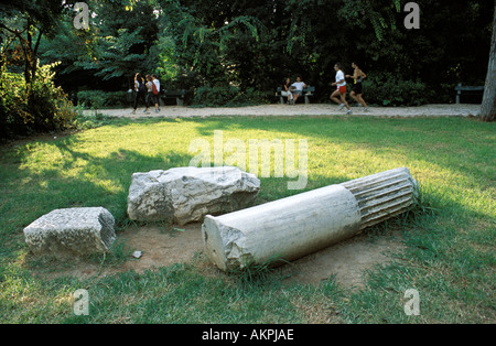 Athen, Joggen durch alte Geschichte Zappeio Gärten Stockfoto