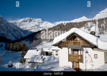 Schweiz Kanton Tessin Maggia Tal Valle Maggia der Walser Dorf von Bosco Gurin Stockfoto