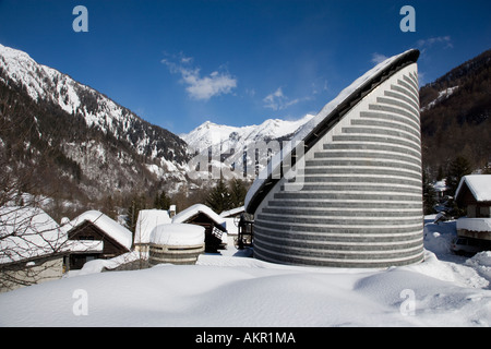 Schweiz Kanton Tessin Maggia Tal Valle Maggia Dorf Mogno. Bottas Kirche Architekt Stockfoto