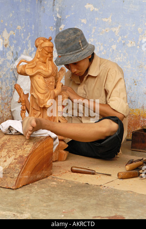 Bildhauer in der antiken Altstadt von Hoi an Vietnam Stockfoto