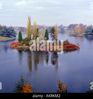 Insel im See auf Blenheim Palace in Oxfordshire-England Stockfoto