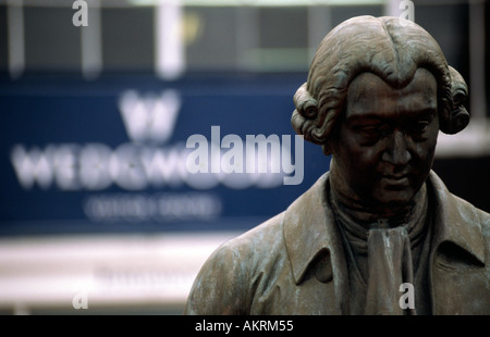 Statue von Josiah Wedgwood Söhne Keramik 1730 1795 Stoke auf Trent Staffordshire England Großbritannien Stockfoto