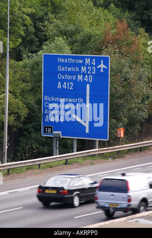 Ausfahrt 18 von der M25 in der Nähe von Chorleywood Hertfordshire United Kingdom Stockfoto