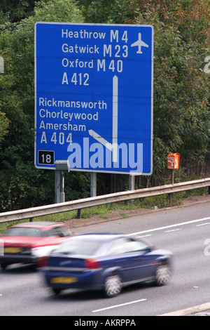 Ausfahrt 18 von der M25 in der Nähe von Chorleywood Hertfordshire United Kingdom Stockfoto